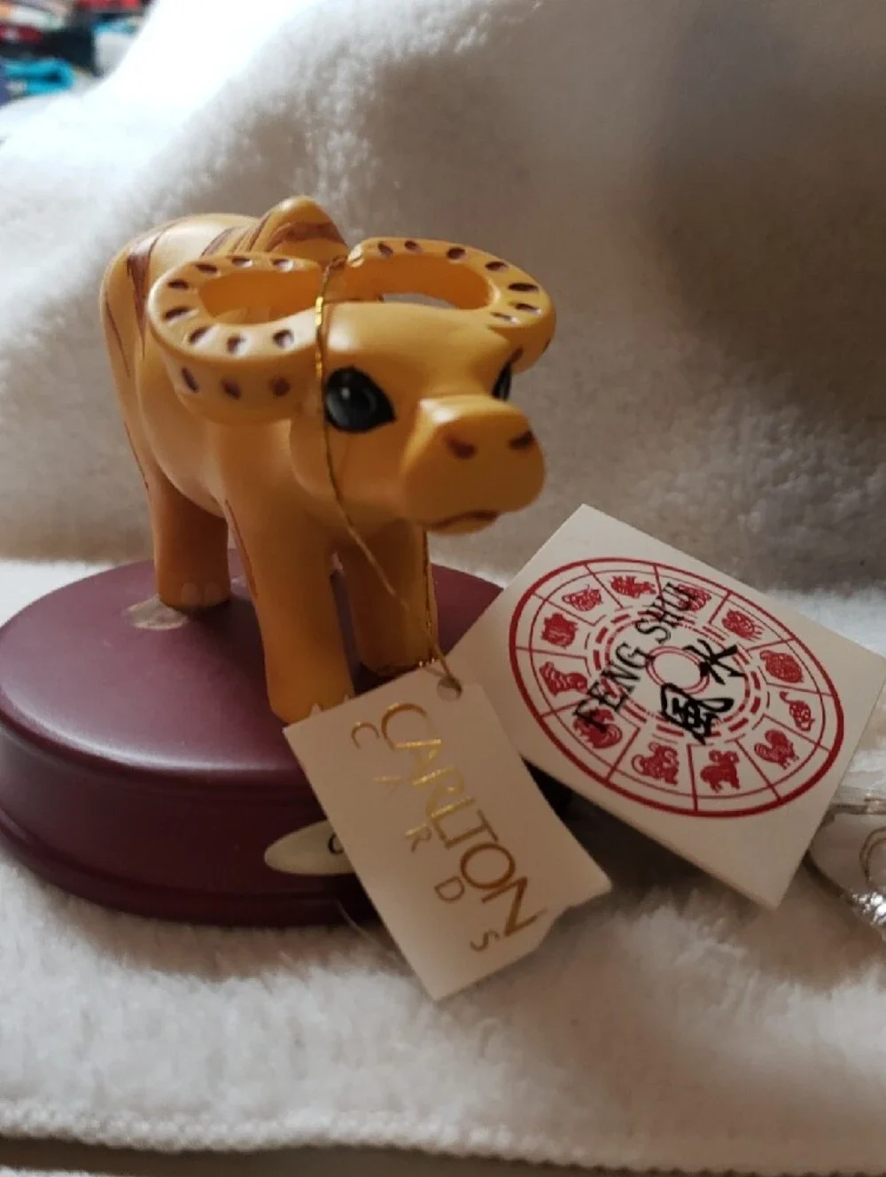 Carlton Cards Yellow Ox Decorative  1 Picture Frame N    1 Keychain N 1 statute